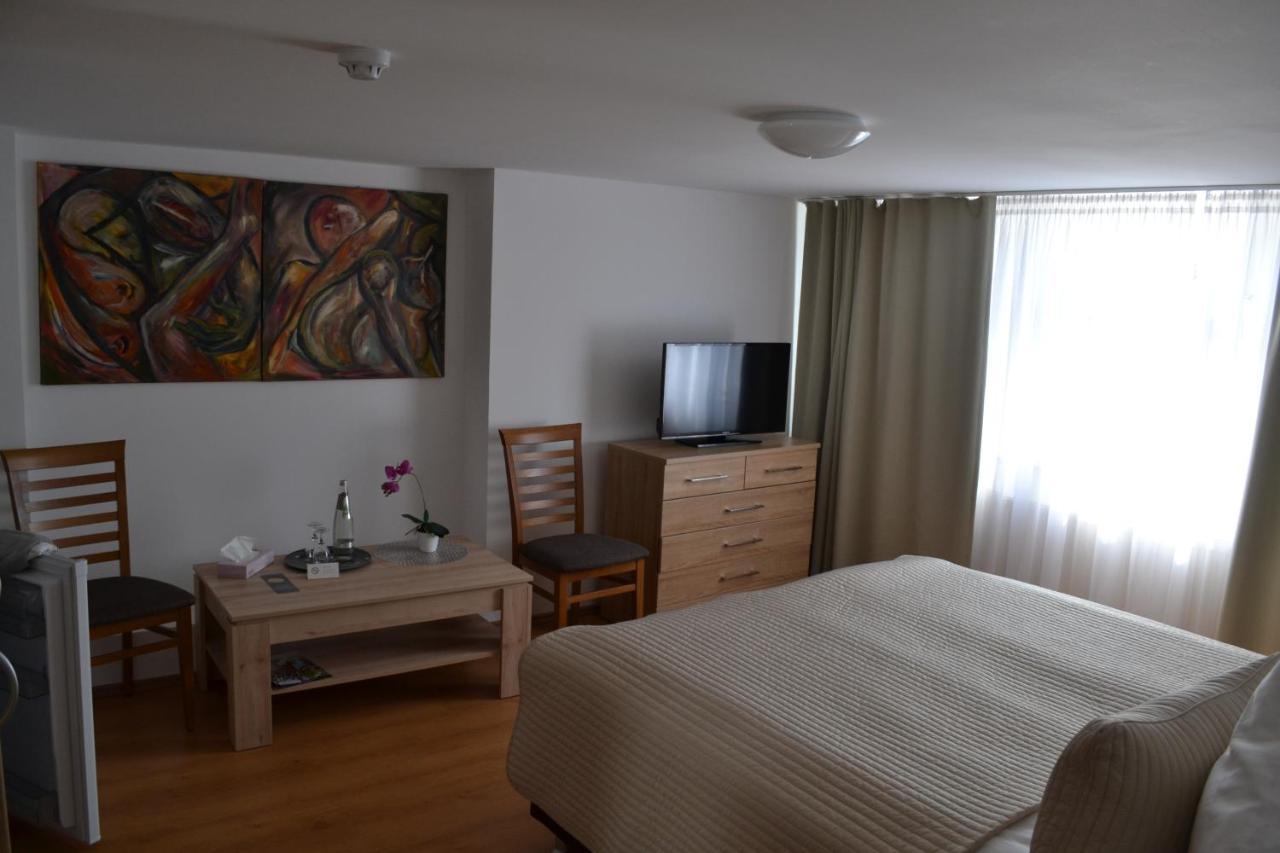 Pension Klitzeklein Zentrum ヴェルトハイム エクステリア 写真